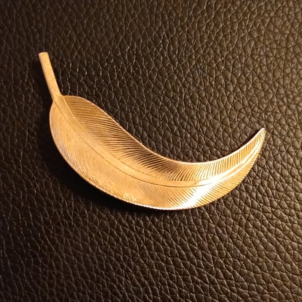 Vintage Gold Leaf Pin